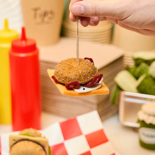 Ornement de sandwich déjeuner au bacon, œuf et fromage