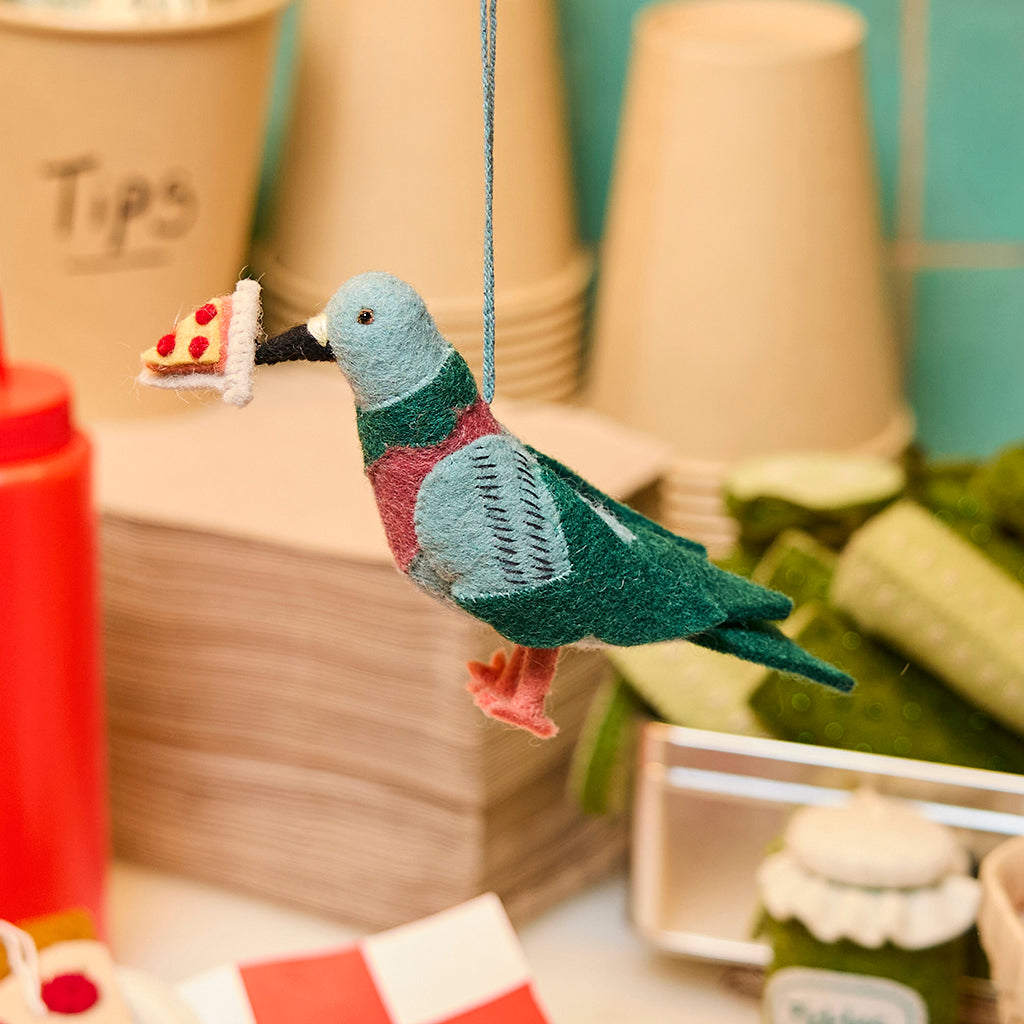 Décoration Pigeon Urbain Affamé Mangeur de Pizzas