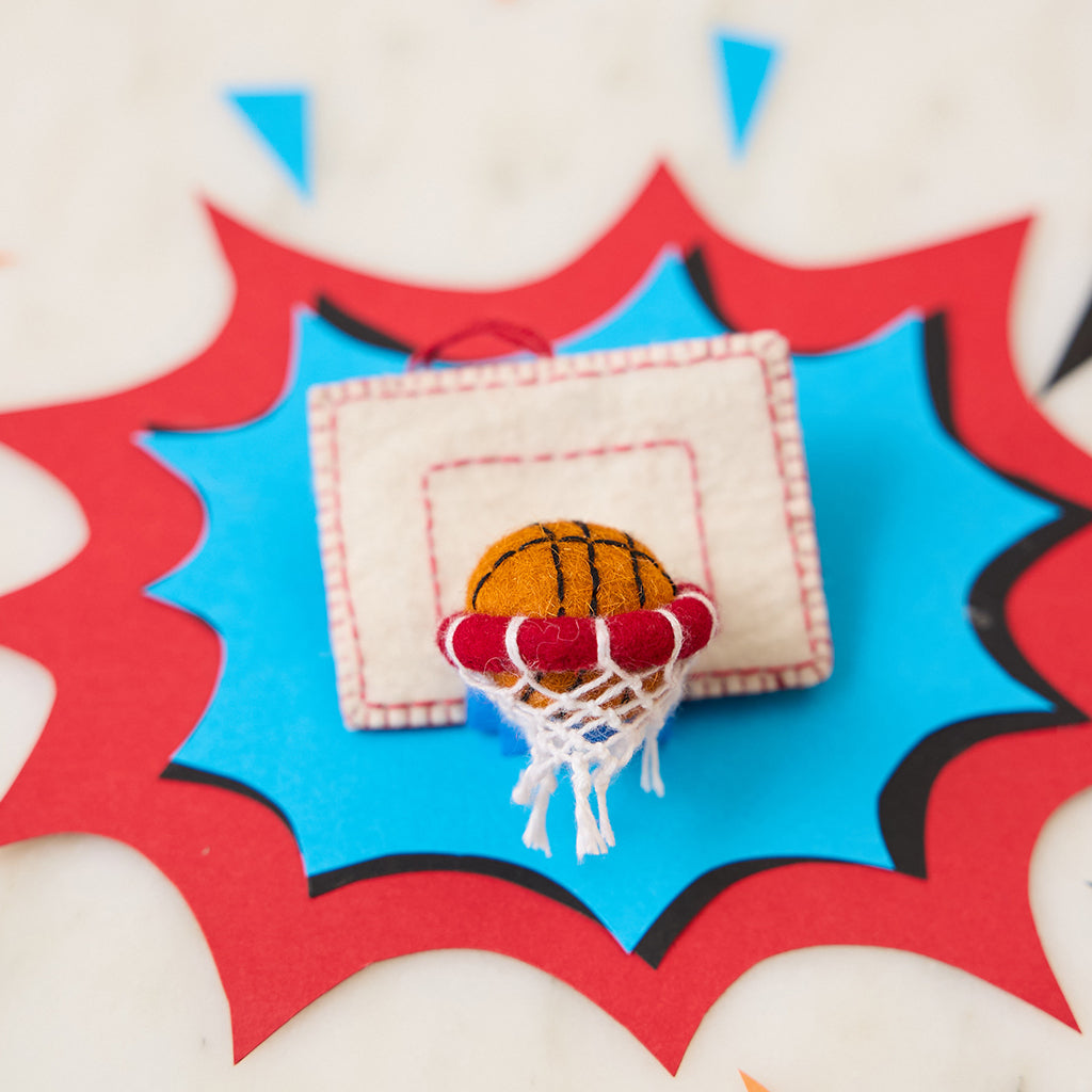 Ornement de panier de basket