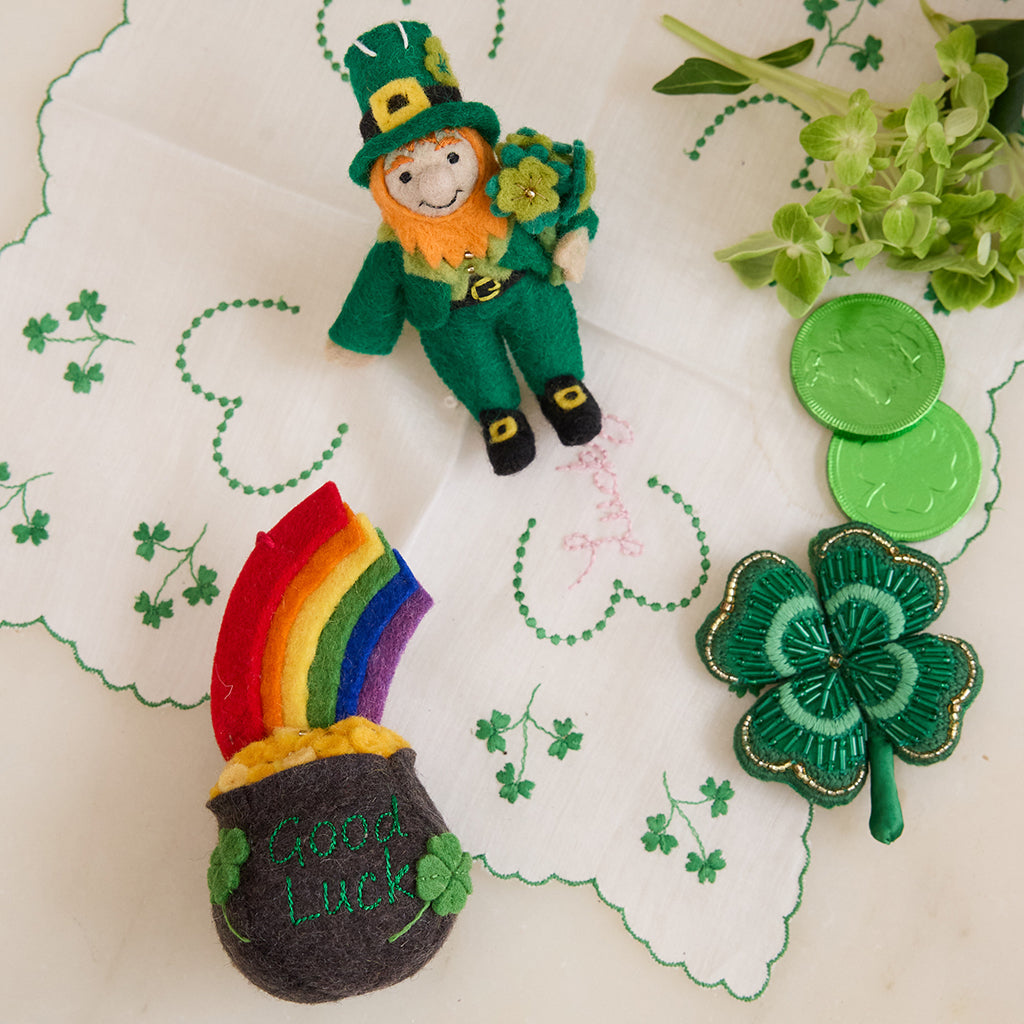 Mini-ornement de lutin irlandais