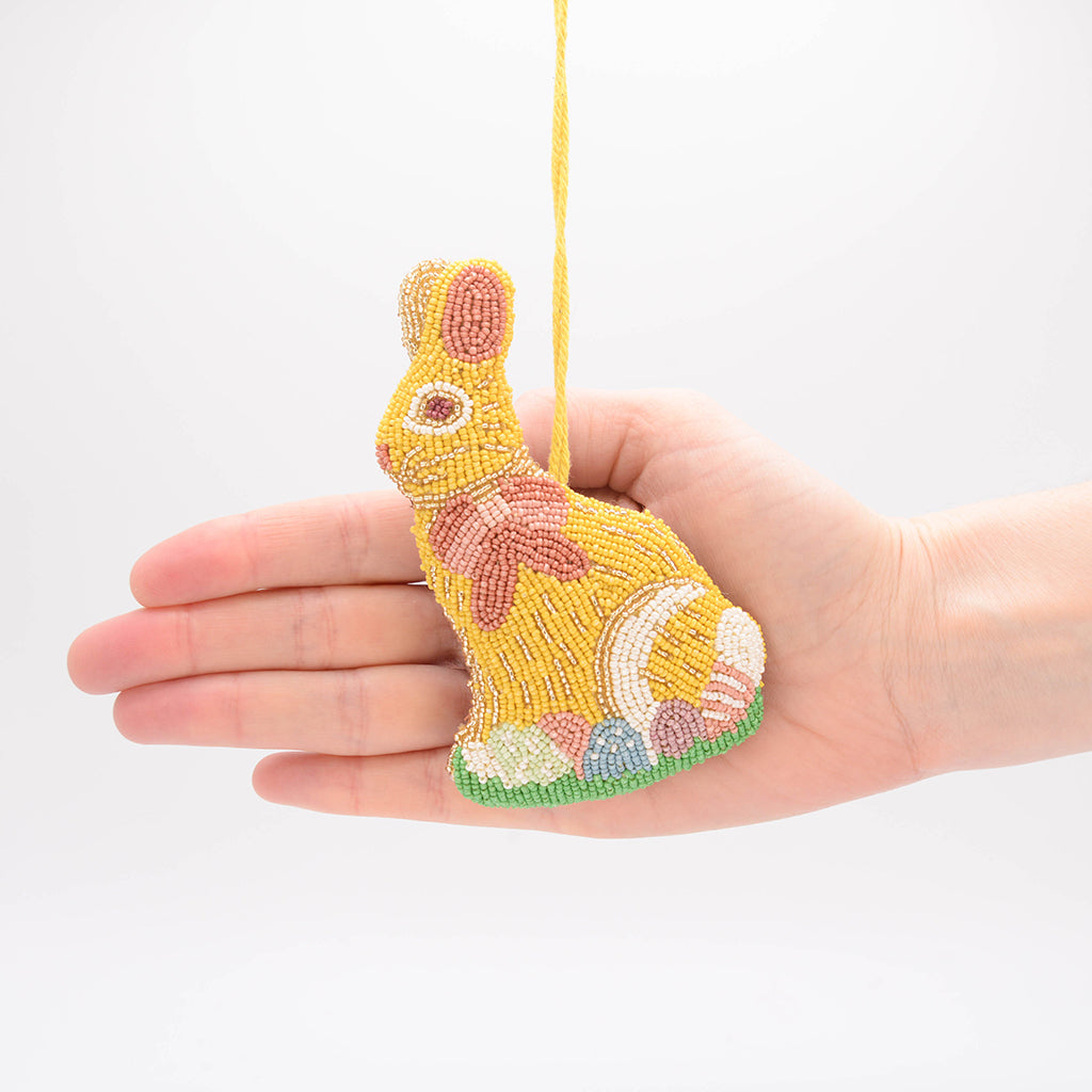 Ornement perlé lapin de Pâques en chocolat