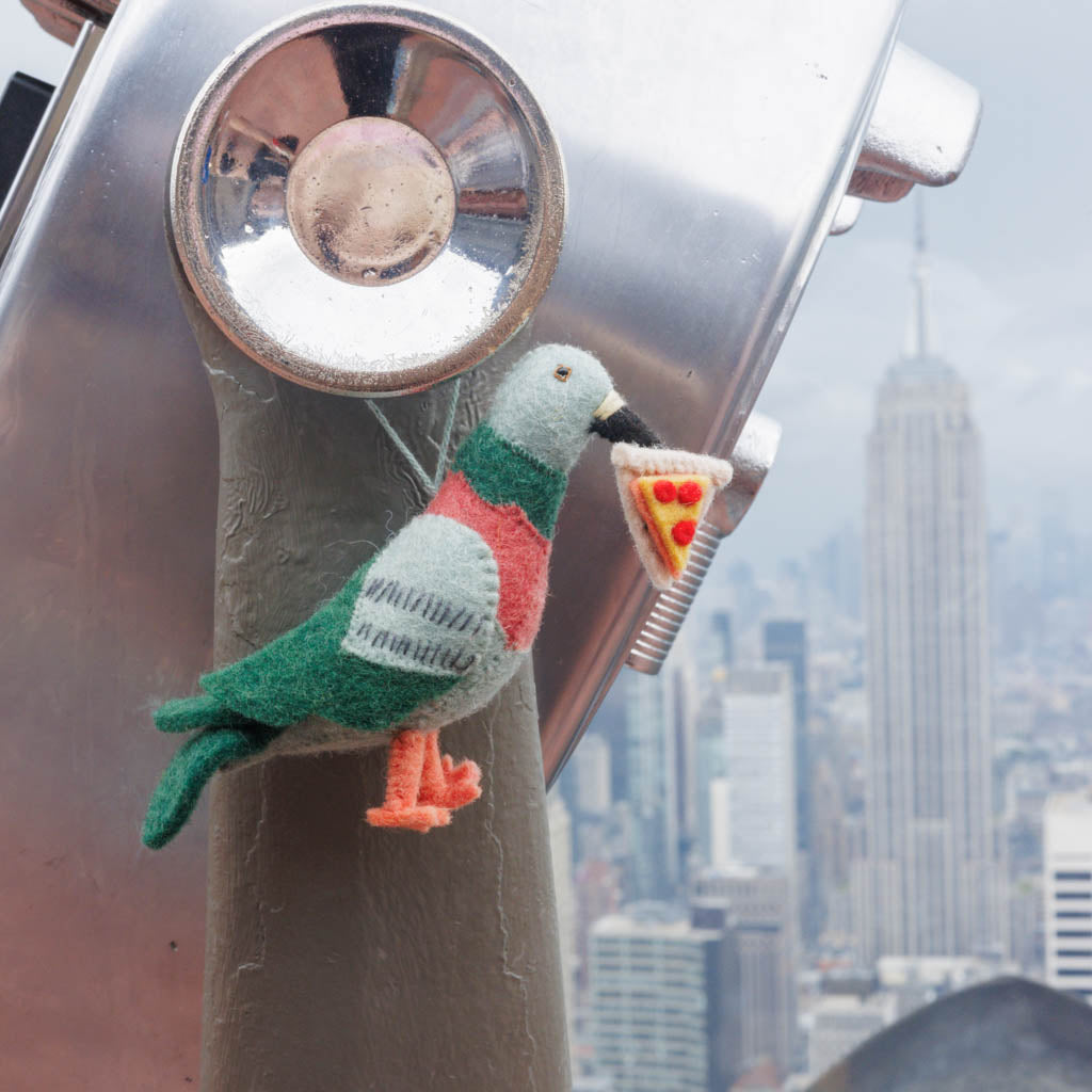 Décoration Pigeon Urbain Affamé Mangeur de Pizzas